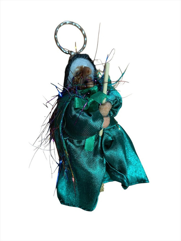 BRUJA LLAVERO CON VESTIDO