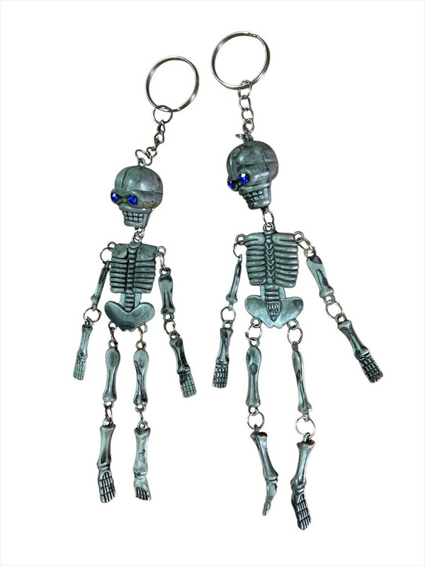 LLAVERO ESQUELETO GRANDE GRIS OSCURO