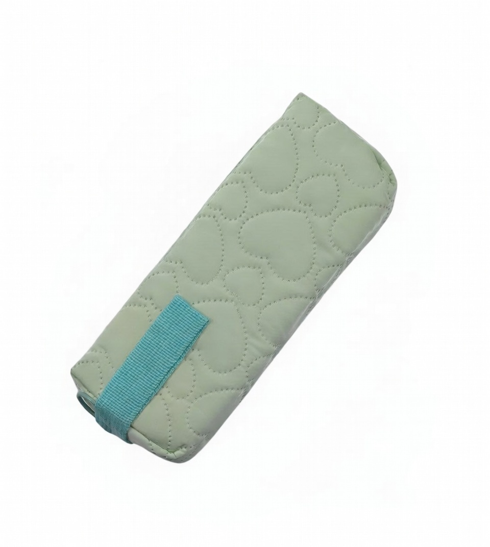 CARTUCHERA 19*20 CM TELA ACOLCHADA CON CORAZONES