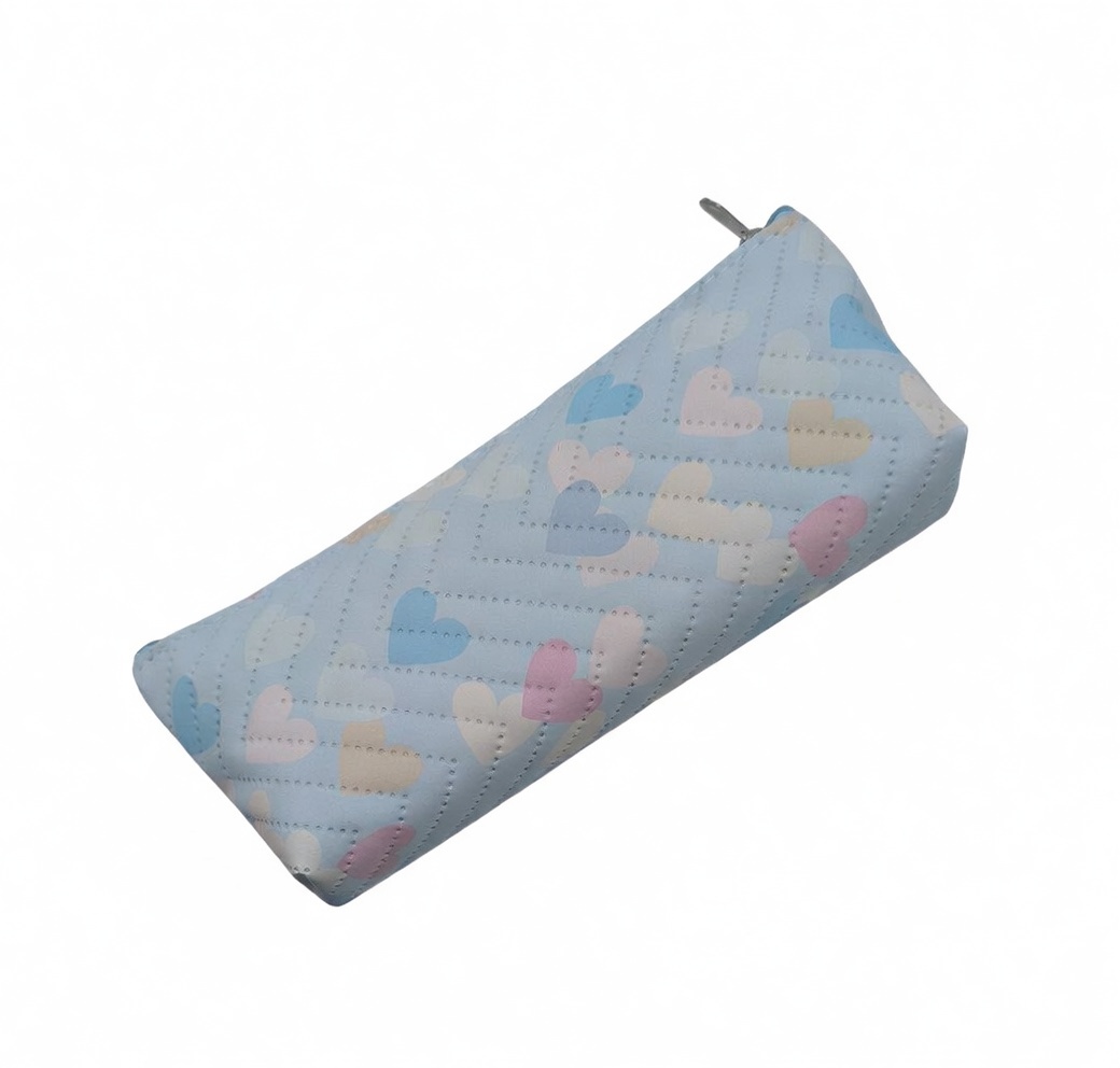 CARTUCHERA 19*20 CM TEXTURIZADA CON CORAZONES